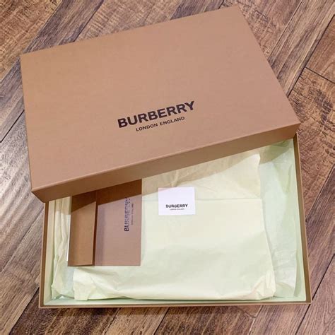 burberry boxpakje|burberry clothing website.